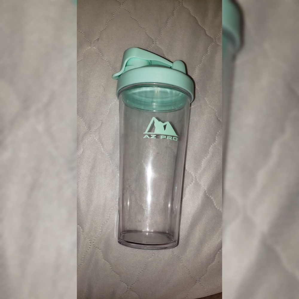 Shaker bottle